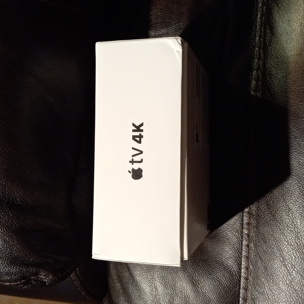 Apple 4K HDR 32GB - Picture 2 of 5